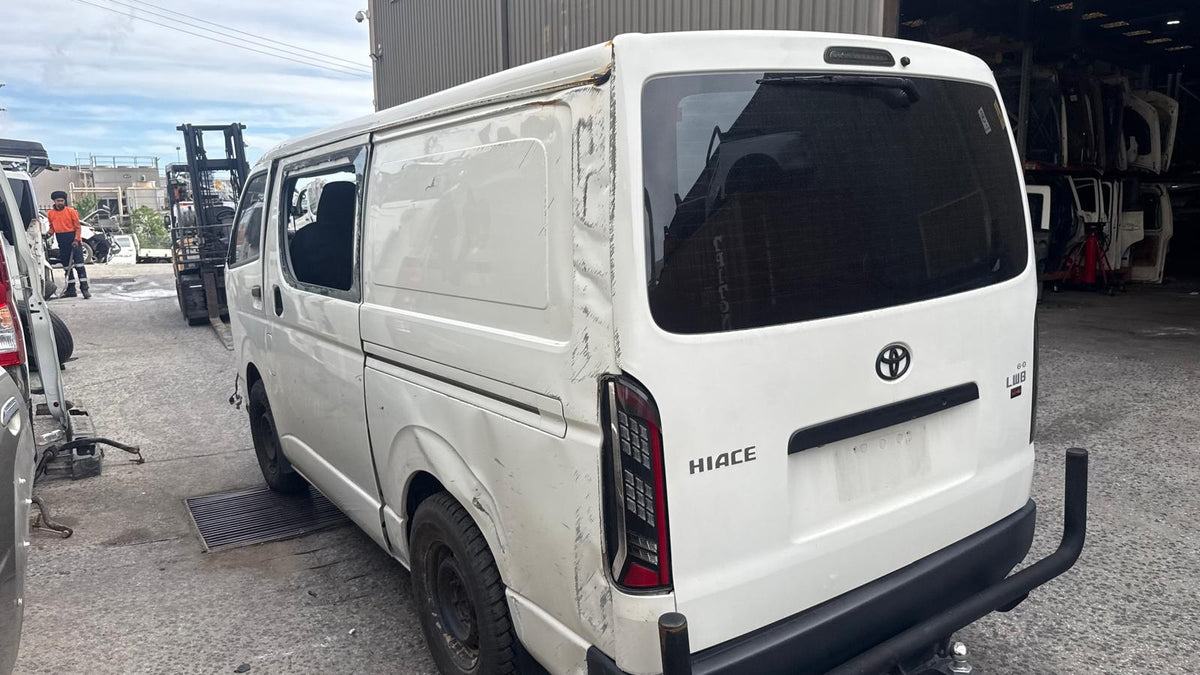 TOYOTA HIACE V Van (TRH2__, KDH2__, LH2__, GDH2__) 2.7 VVTi (TRH201, TRH221, TRH223B) 2018 white - Airbag Passenger - AU-5-TO-143-J-F