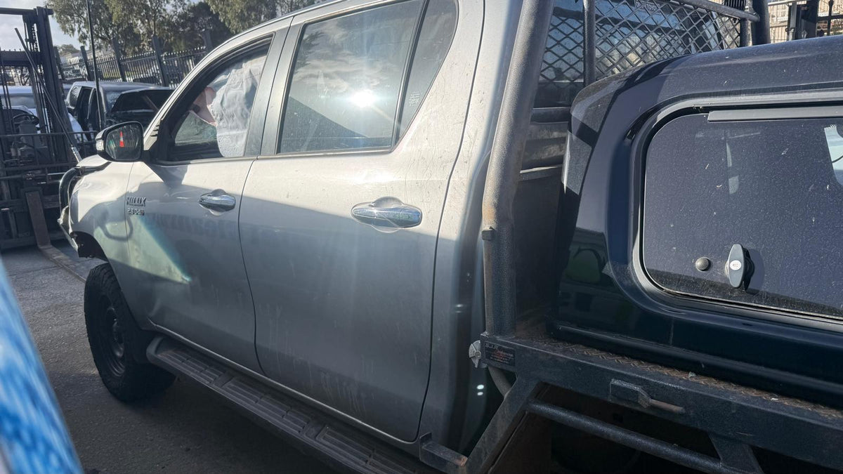 TOYOTA HILUX VIII Ute (_N1_) 2.8 D-4D 4WD (GUN126R) 2015 grey - Right Rear Side Glass - AU-5-TO-132-G-L