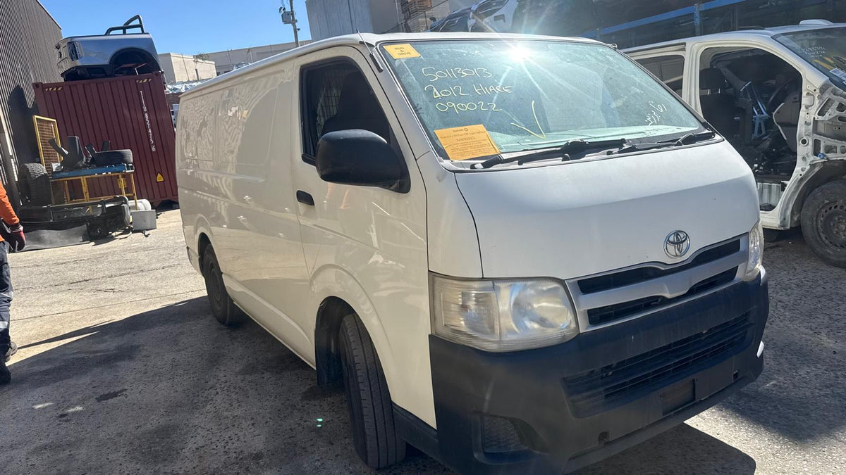 TOYOTA HIACE V Van (TRH2__, KDH2__, LH2__, GDH2__) 3.0 D (KDH221, KDH201) 2012 white - Right Front Door Window - AU-5-TO-147-G-I