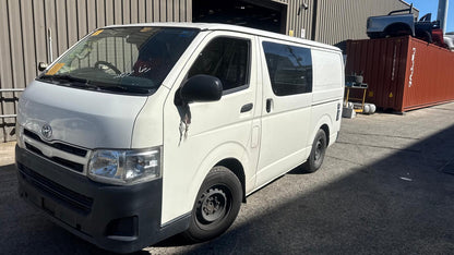TOYOTA HIACE V Van (TRH2__, KDH2__, LH2__, GDH2__) 3.0 D (KDH221, KDH201) 2012 white - Sun Visor - LH - AU-5-TO-147-I-AZ