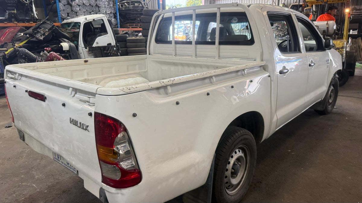TOYOTA HILUX VII Ute (_N1_, _N2_, _N3_) 2.7 VVTi (TGN16) 2010 white - Right Quarter Panel - AU-5-TO-138-P-I