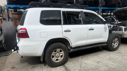 TOYOTA LAND CRUISER (_J2_) 4.5 D-4D (VDJ200) 2012 white - Door Trim - AU-5-TO-142-I-P