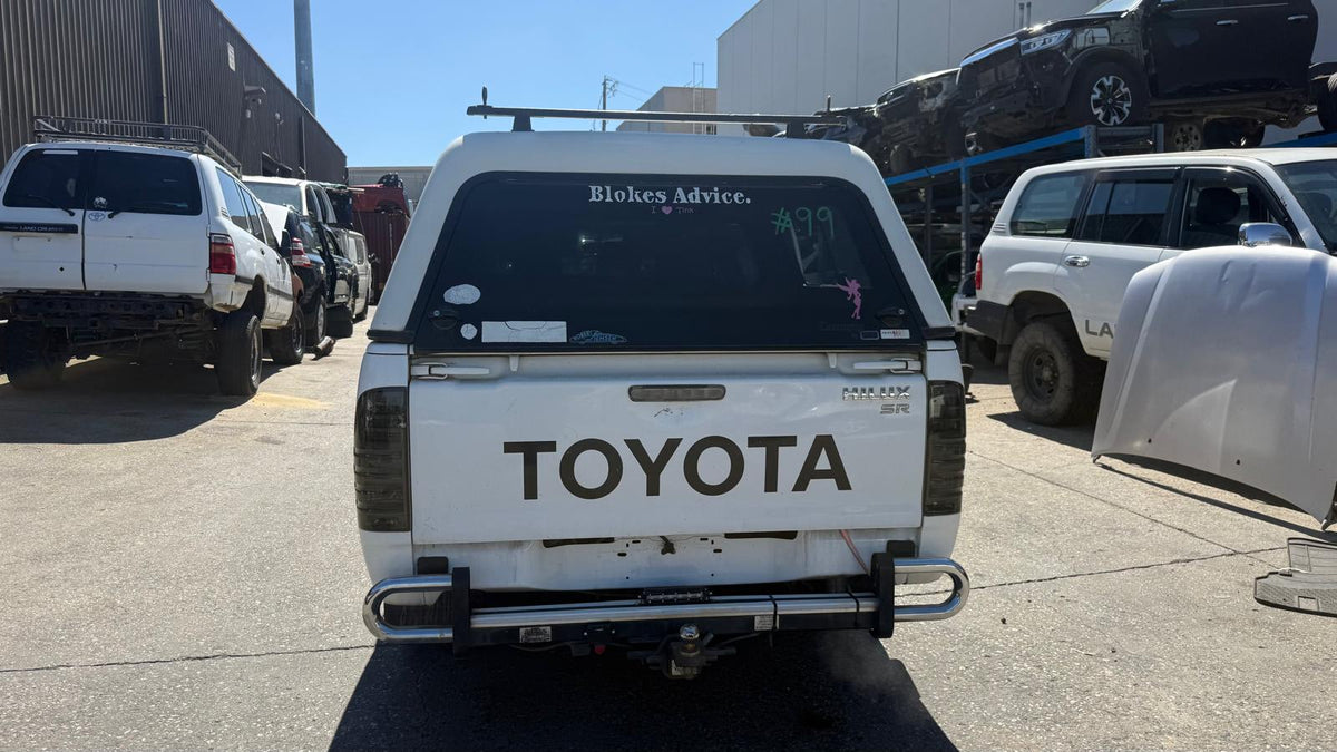 TOYOTA HILUX VII Platform/Chassis (_N1_, _N2_) 3.0 D-4D (KUN16R) 2015 - Left Front Door Moulding / Body Trim Strip - AU-5-TO-136-D-AH