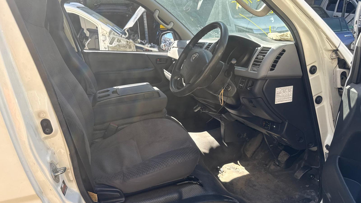 TOYOTA HIACE V Van (TRH2__, KDH2__, LH2__, GDH2__) 3.0 D (KDH221, KDH201) 2012 white - Door Trim - AU-5-TO-147-I-P