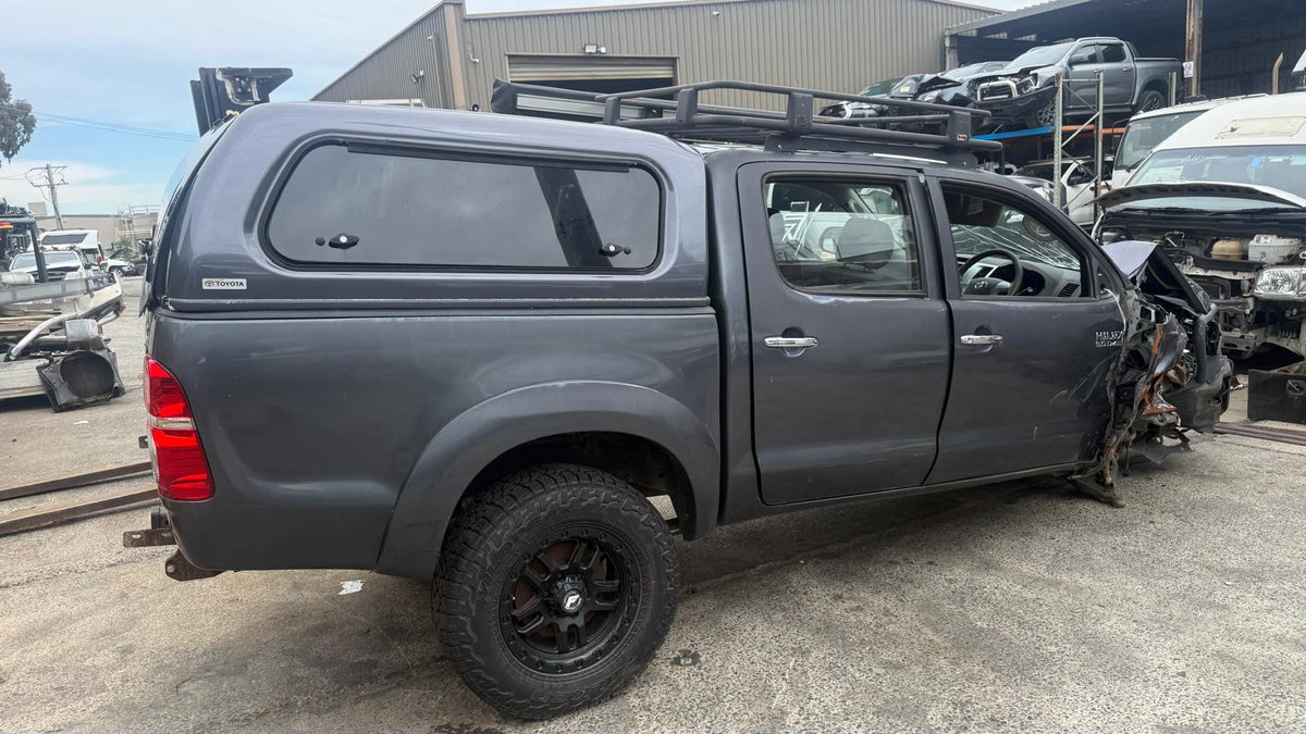 TOYOTA HILUX VII Ute (_N1_, _N2_, _N3_) 3.0 D-4D 4WD (KUN26) 2012 - Left Rear Door Moulding / Body Trim Strip - AU-5-TO-139-D-AJ
