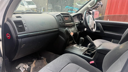 TOYOTA LAND CRUISER (_J2_) 4.5 D-4D (VDJ200) 2012 white - Headrest - Rear - AU-5-TO-142-I-AW