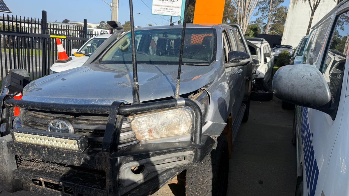 TOYOTA HILUX VIII Ute (_N1_) 2.8 D-4D 4WD (GUN126R) 2015 grey - Snorkel - AU-5-TO-132-Y-F