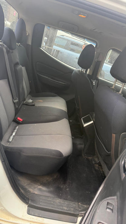 MITSUBISHI TRITON Ute (KJ_, MQ, KK_, KL_, MR) 2.4 DI-D 4WD (KL1T) 2019 white - Differential Centre - AU-5-MI-13-Q-E