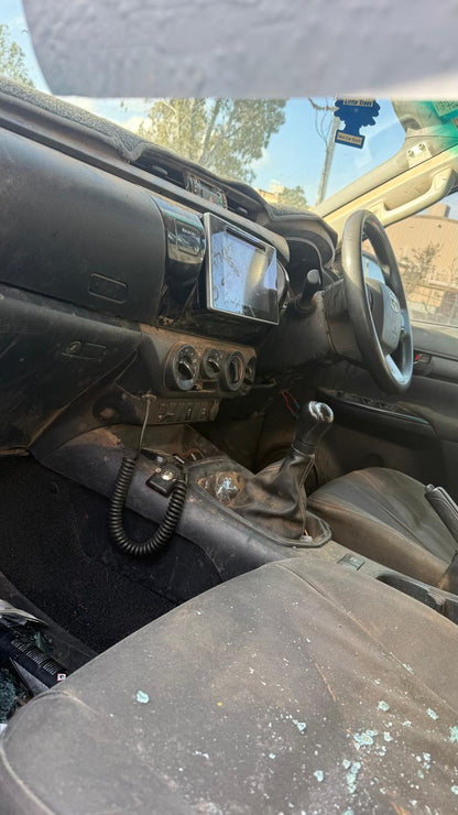 TOYOTA HILUX VIII Ute (_N1_) 2.8 D-4D 4WD (GUN126R) 2015 grey - Brake Caliper - Right Rear - AU-5-TO-132-W-G